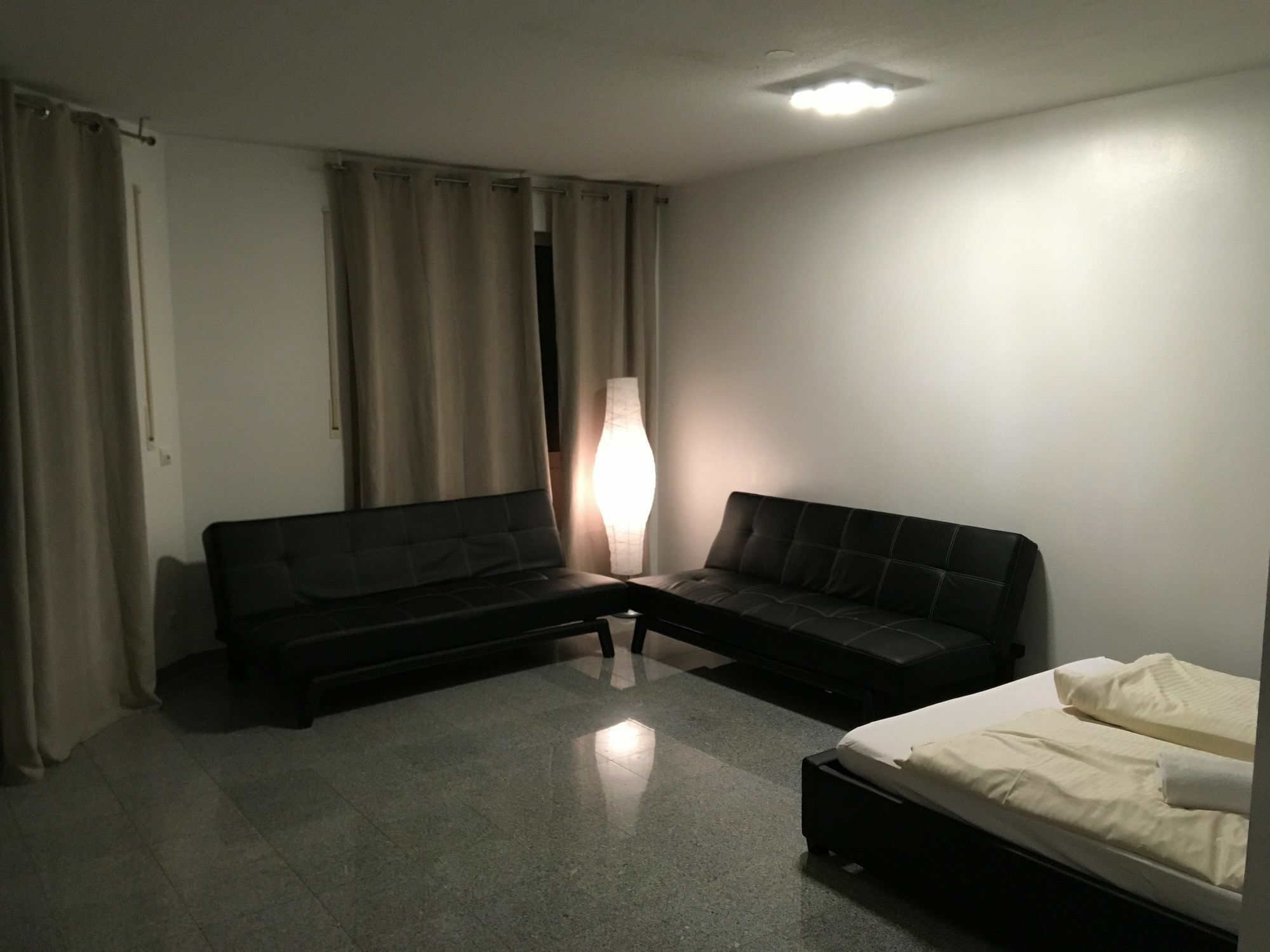 Kn Kahtan Boarding House Apartment Munchen Bagian luar foto